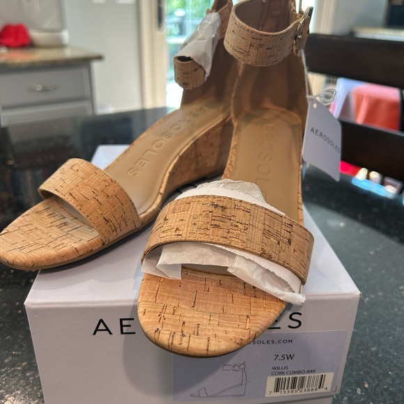 AEROSOLES Natural Cork Wedge Sandals - Picture 1 of 4
